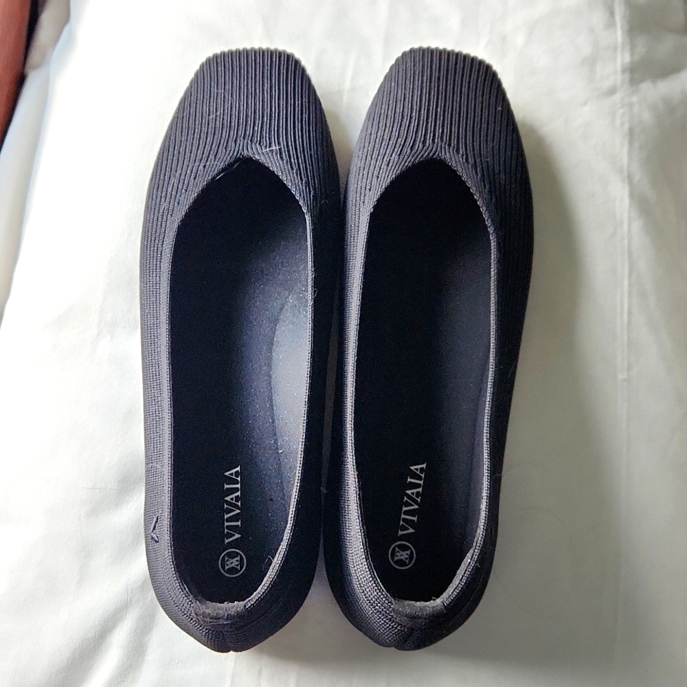 Vivaia black ballet shoes
